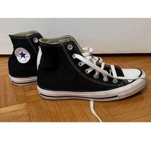 Black/white converse high tops women size 6